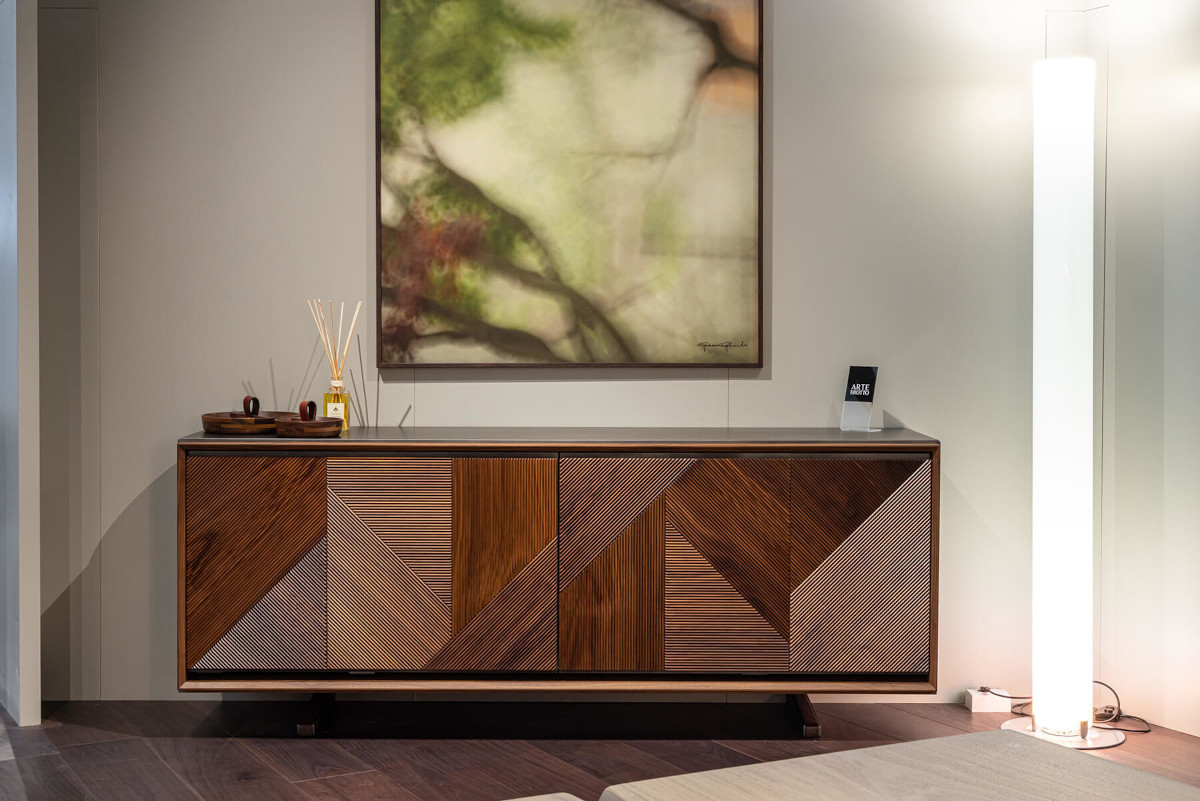 Leonardo di Arte Brotto: L’Ecodesign Contemporaneo che Celebra il Legno Massiccio