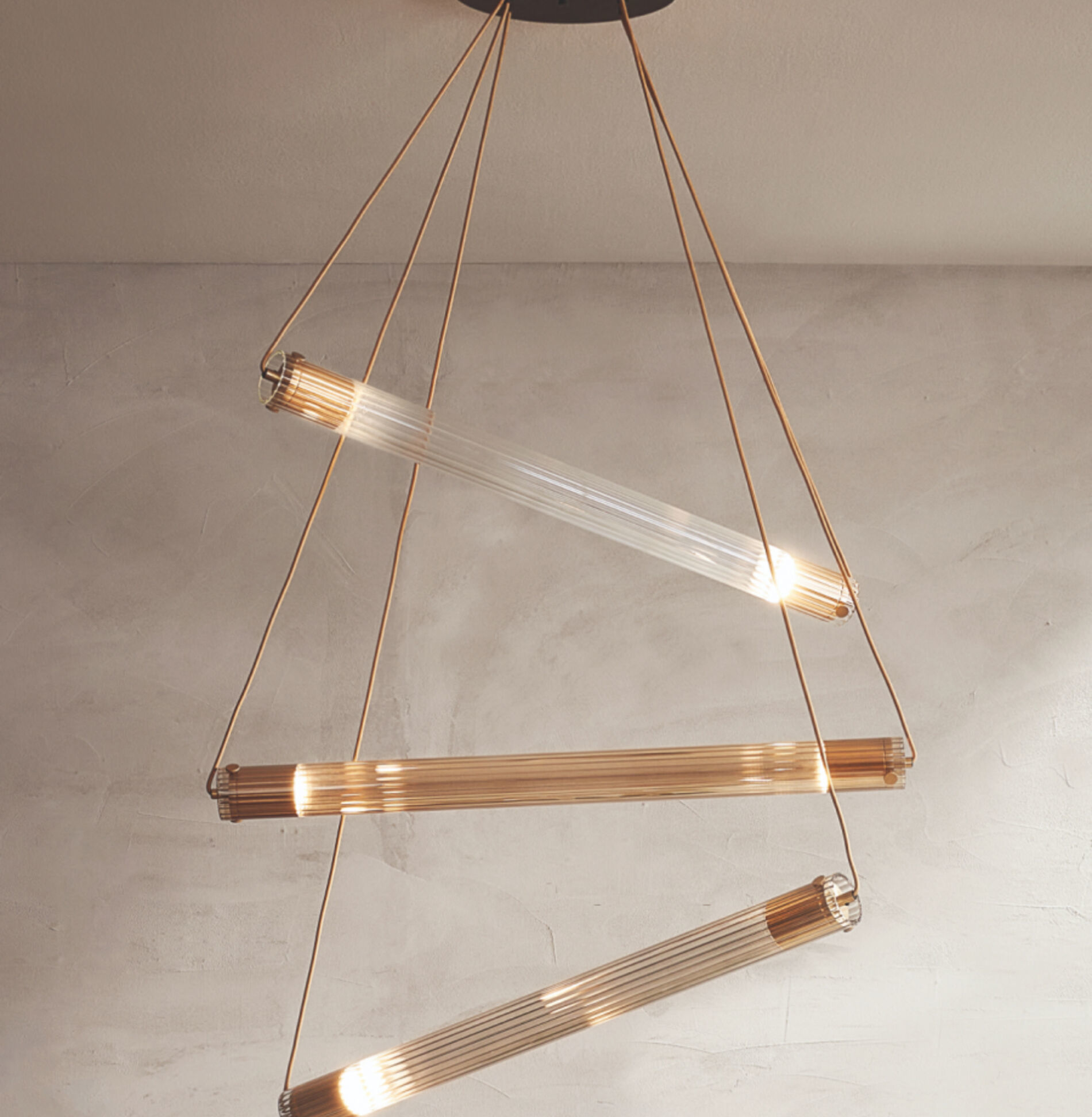 TUBE di Riflessi: la luce si fa design essenziale